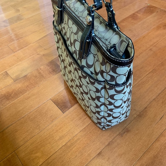 New Coach Signature Khaki Jacquard Tote Bag - Picture 5 of 9